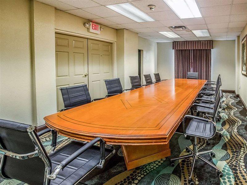 Savannah Gateway Hotel & Suites ジョージタウン エクステリア 写真