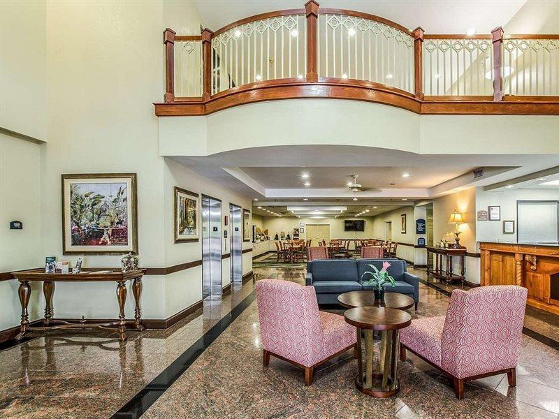 Savannah Gateway Hotel & Suites ジョージタウン エクステリア 写真