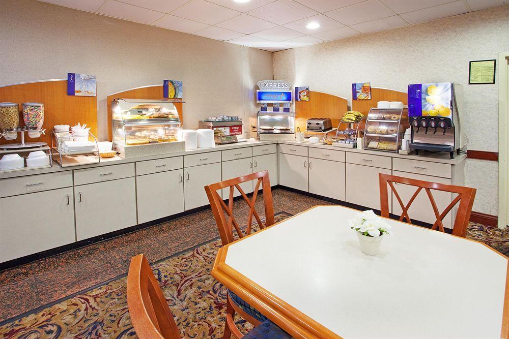 Savannah Gateway Hotel & Suites ジョージタウン エクステリア 写真