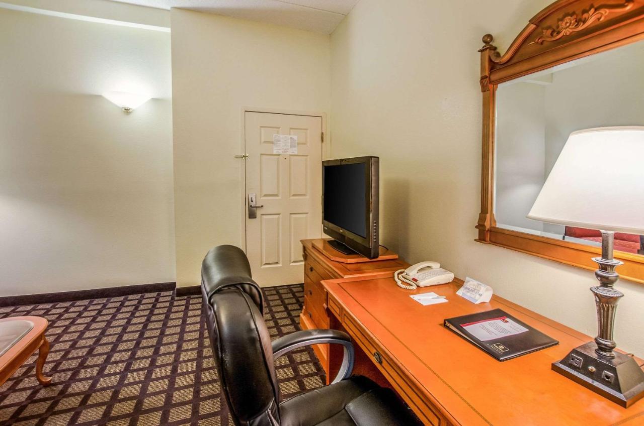 Savannah Gateway Hotel & Suites ジョージタウン エクステリア 写真