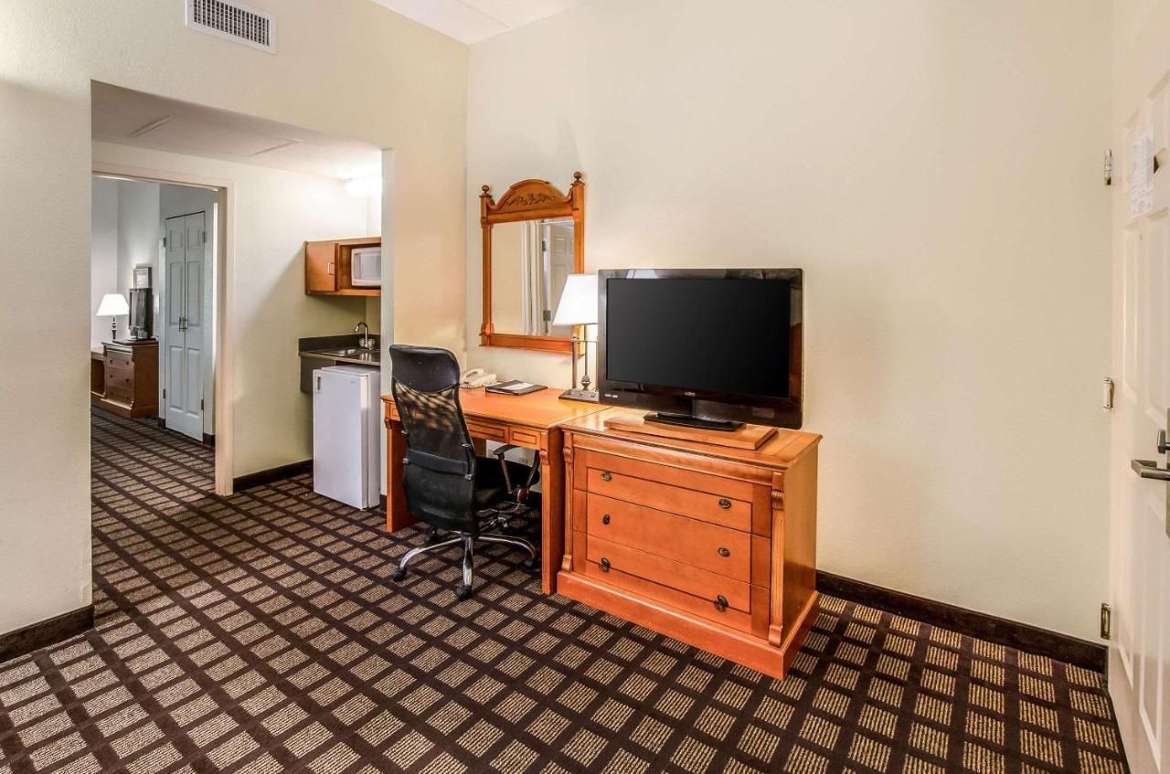 Savannah Gateway Hotel & Suites ジョージタウン エクステリア 写真