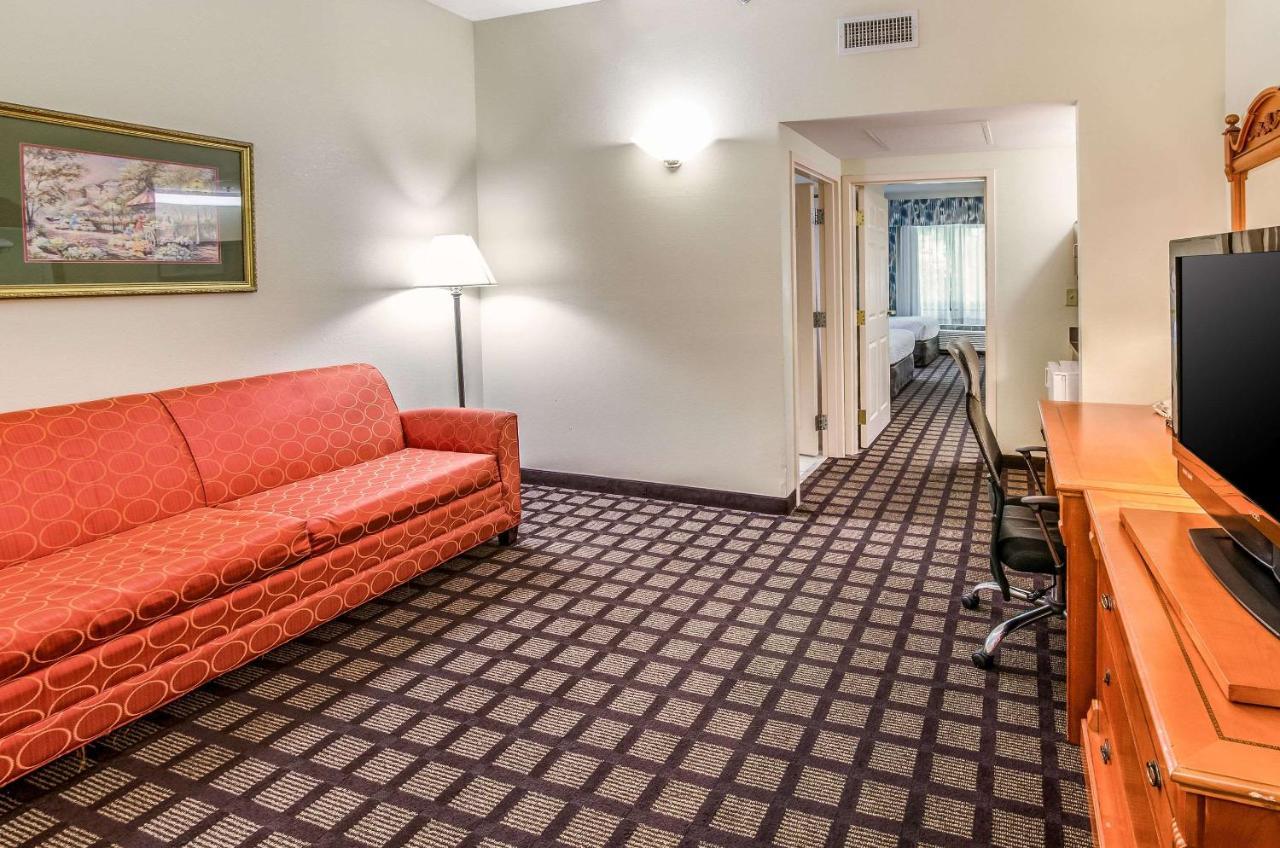 Savannah Gateway Hotel & Suites ジョージタウン エクステリア 写真