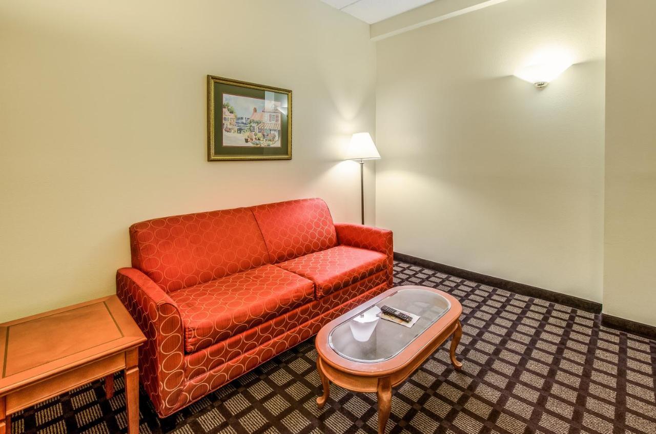 Savannah Gateway Hotel & Suites ジョージタウン エクステリア 写真