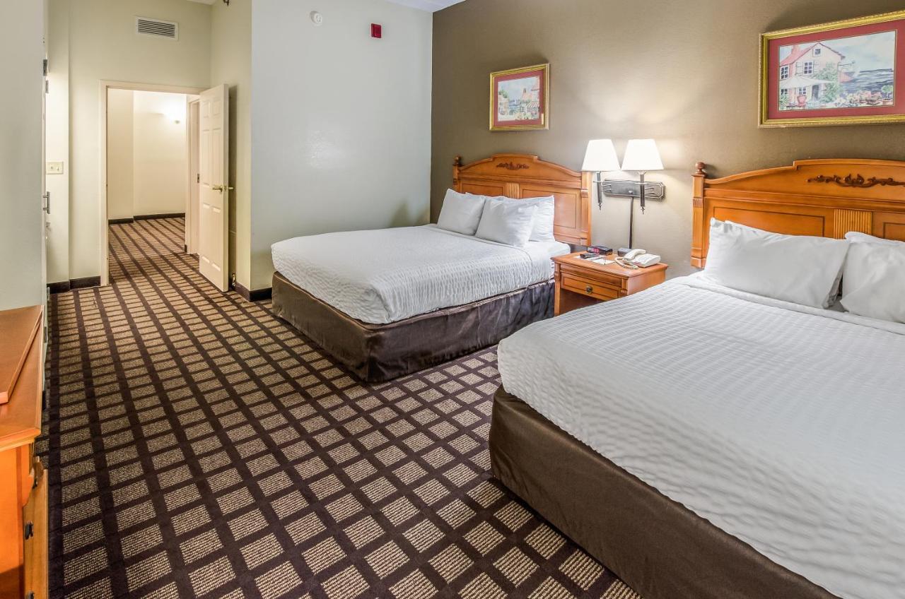 Savannah Gateway Hotel & Suites ジョージタウン エクステリア 写真